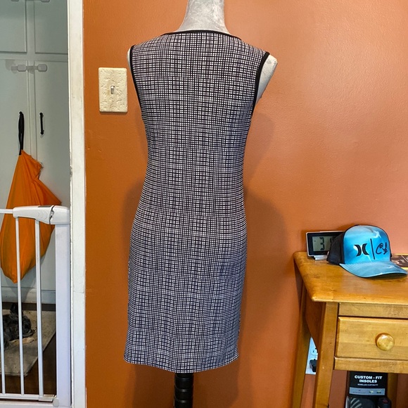 Max Studio size XS - Picture 2 of 3